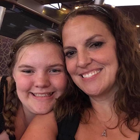 Meet your Posher, Avery - Picture 1 of 1